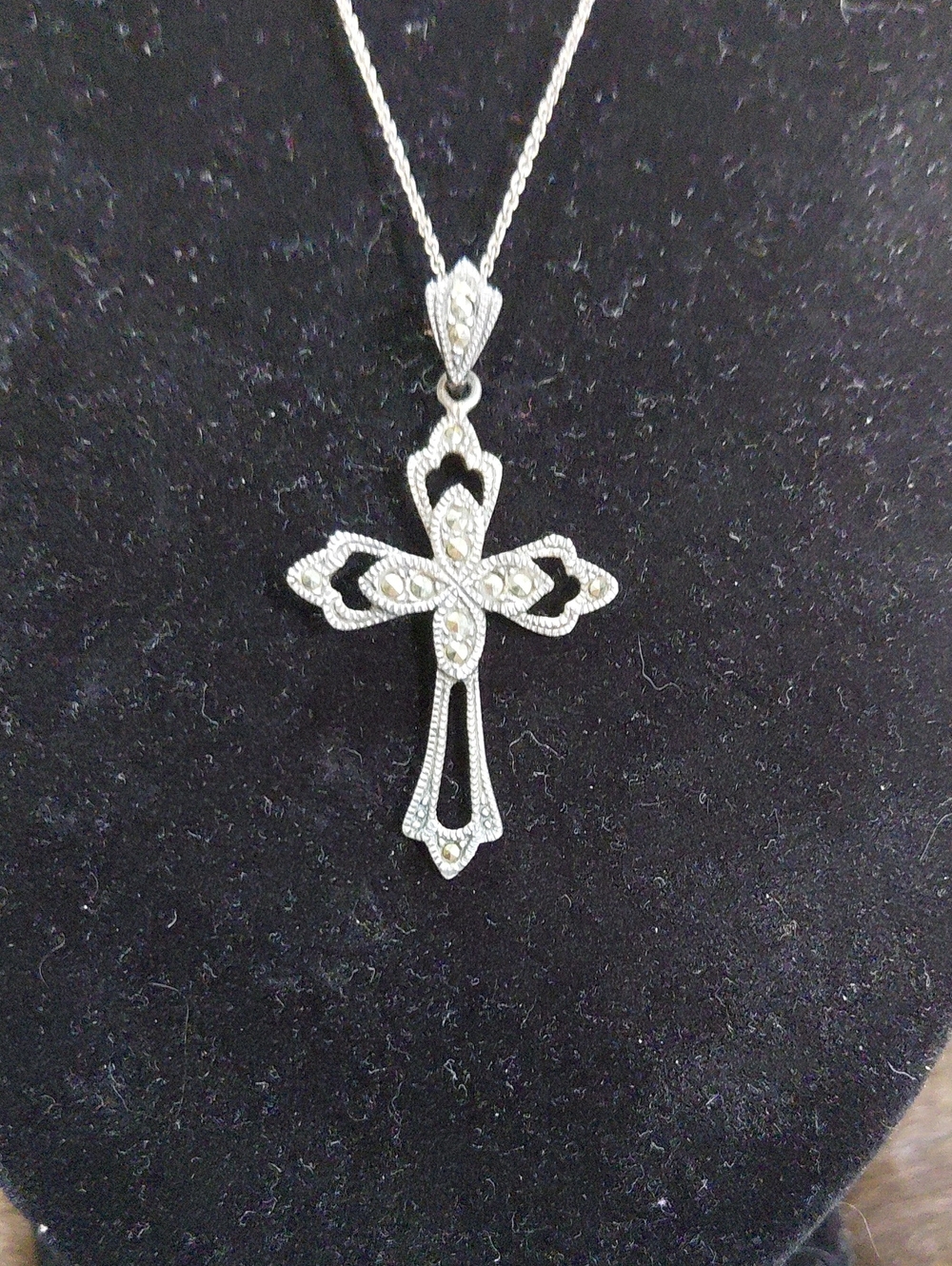 Vintage Filigree Cross Pendant Necklace - Silver.